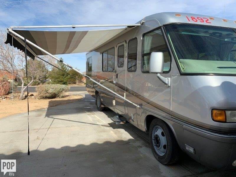 Inactive Airstream Land Yacht 30 RV in Yucca Valley, CA 167816 Pop