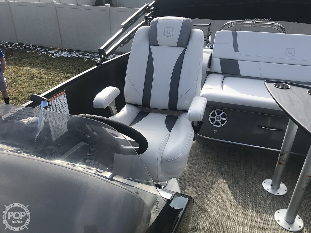 Inactive Godfrey Pontoon Aqua Patio 259 Elite Boat in Elmira, NY